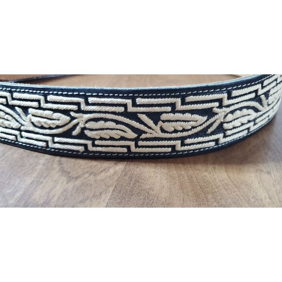 Handmade Mexican Leather Belt With Embroidered Rooster Design & Decorative Buckl - Picture 4 of 12
